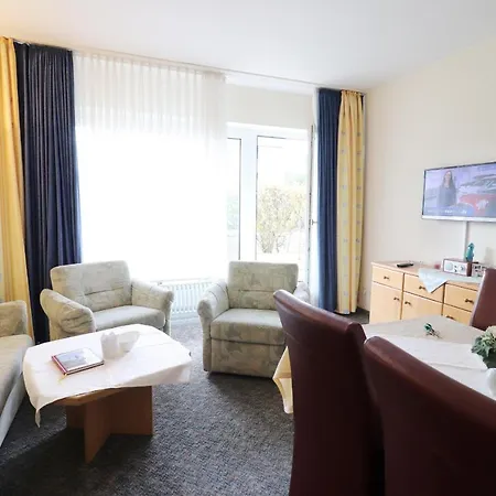 Haus Dithmarschen 3 * ビューズム